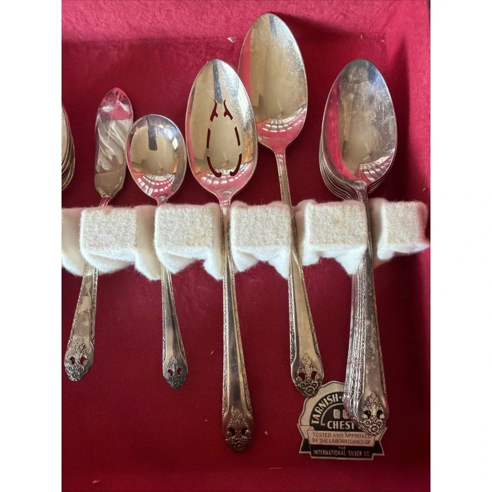 Holmes & Edwards Lovely Lady 1937 Silverplate Flatware 49 Piece Set + Box VTG